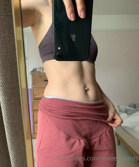 evieexpands ホットなスター 写真