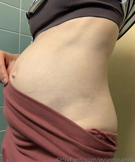 evieexpands 素敵なモデル 写真