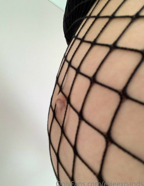 evieexpands 裸のモデル 写真