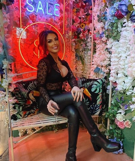 Kayleigh Rose Dematos アート女優 写真