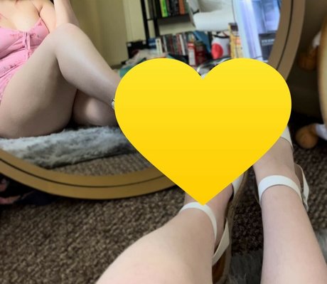 Strawbre ポルノスター アート アーカイブ