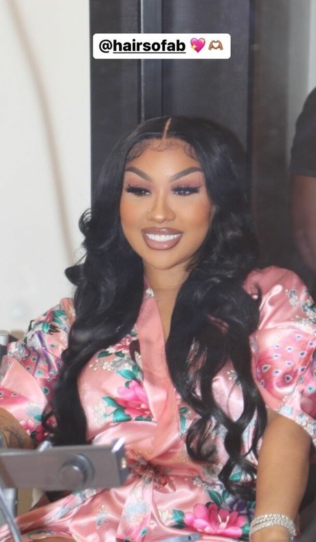 シシーオンリーファンズ 無料ポルノ 画像