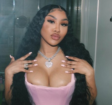 ニューハーフ ドミナトリックス OnlyFans ホットポルノ 写真