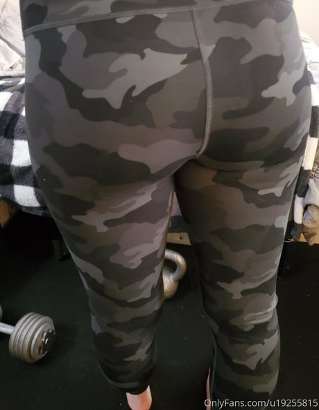 スターティーンオンリーファンズ 無料ヌード 画像