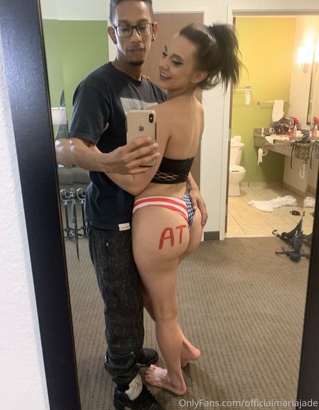 officialmariajade ポルノモデル 写真