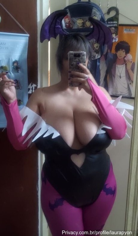 Laura Pyon 高品質のスター 写真