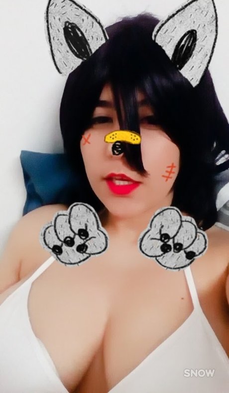 Laura Pyon ポルノモデル 写真