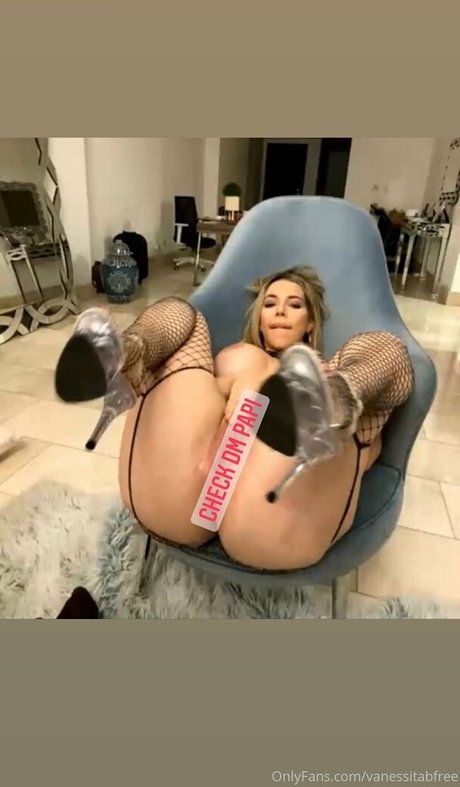 OnlyFansの無料動画 美しいヌード 画像