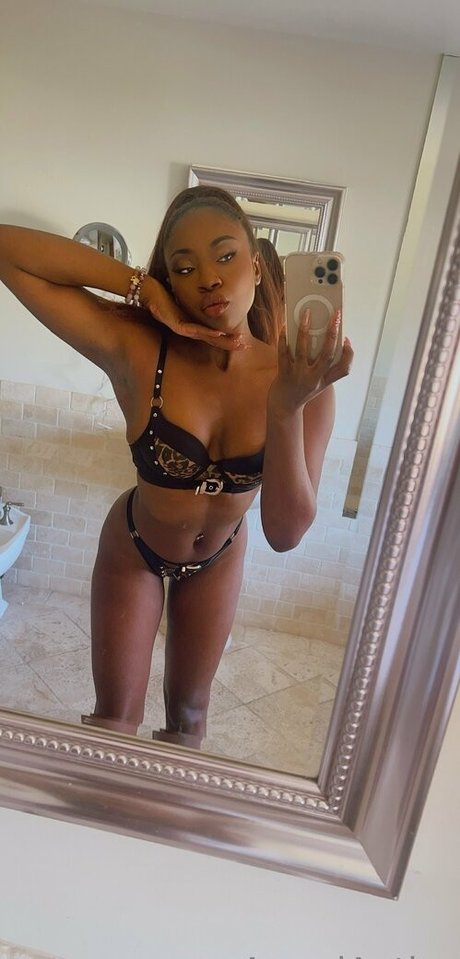 amariantics セクシーモデル 画像