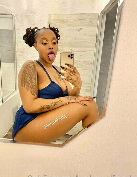 bayleeandfriends エロティックなモデル 写真