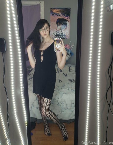 gothravemom ポルノモデル 写真