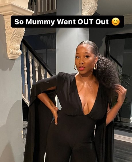 おばあちゃんの巨乳OnlyFans アートポルノ 画像