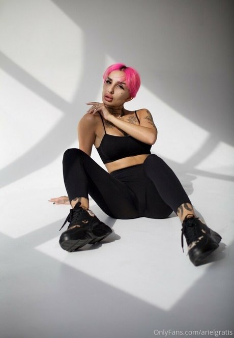 arielgratis 独占スター 写真