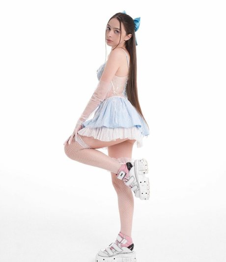 frend baby スター 裸 画像