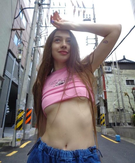 frend baby スター 裸 写真