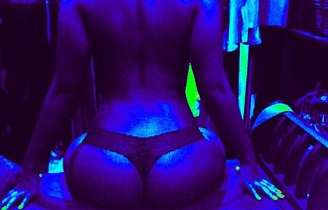 Camille Winbush 高品質スター 写真