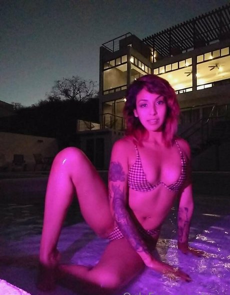 刑務所のOnlyFans セクシーヌード ギャラリー