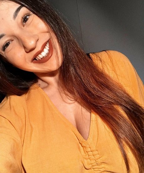 アジアの女性支配OnlyFans セクシー ギャラリー