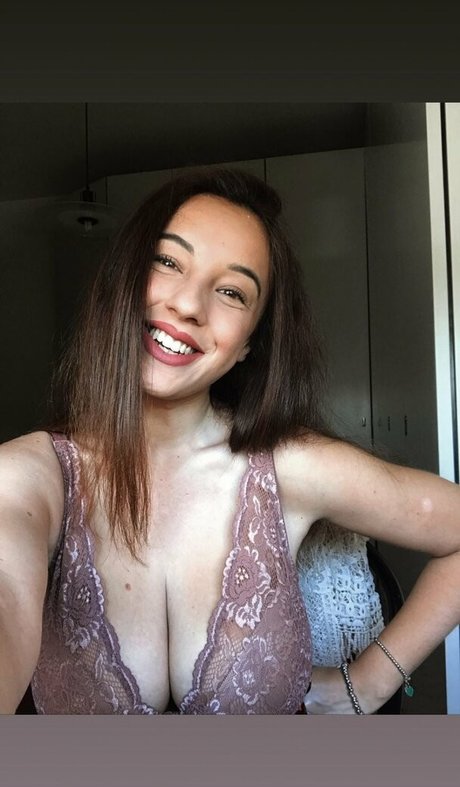 手袋onlyfans アートヌード 写真