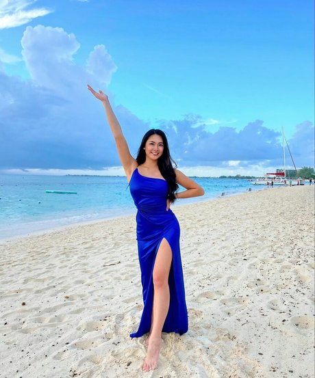 Vivian Yu 完璧なモデル 写真