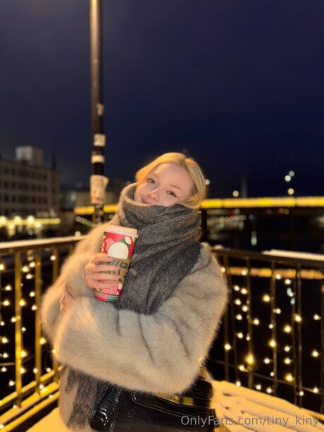 Tiny Kinyy セックスモデル 画像