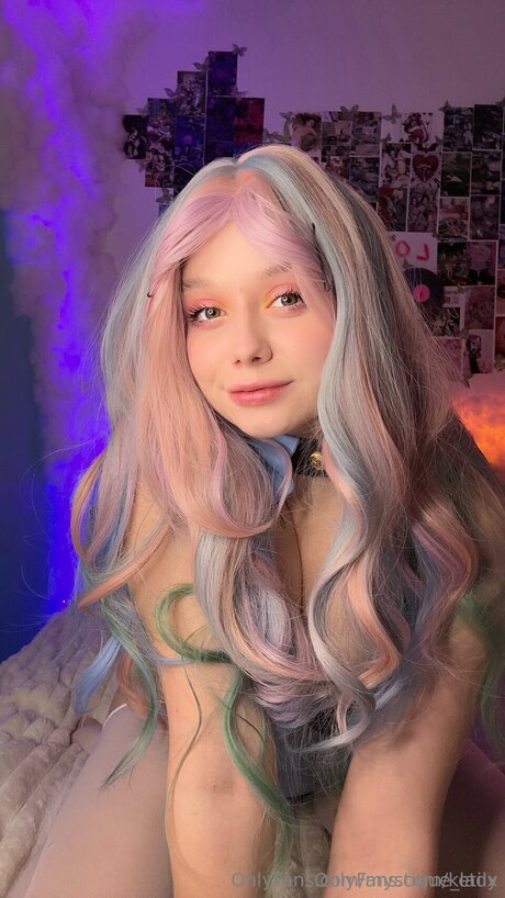 Ketiix 裸のスター 画像