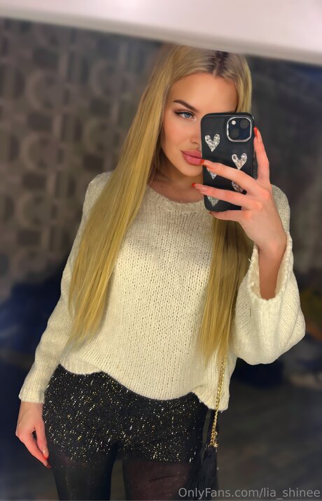 金髪ストリップOnlyFans 美しいポルノ 画像