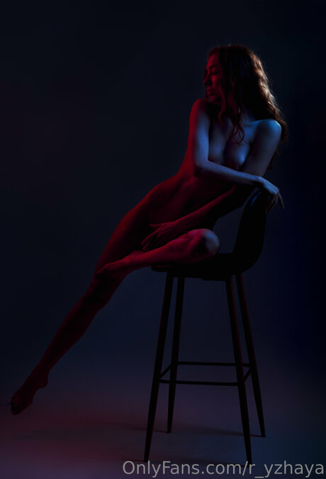 R Yzhaya 美しいモデル 写真