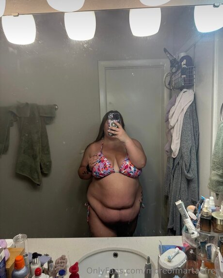 金髪の小柄なOnlyFans xxx 画像