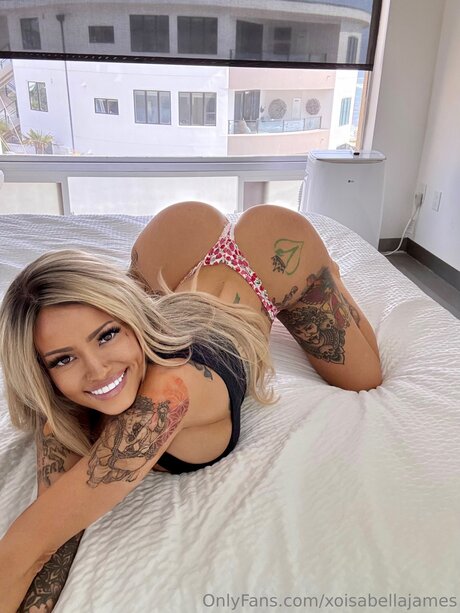 ぽっちゃり痴女OnlyFans 裸 画像