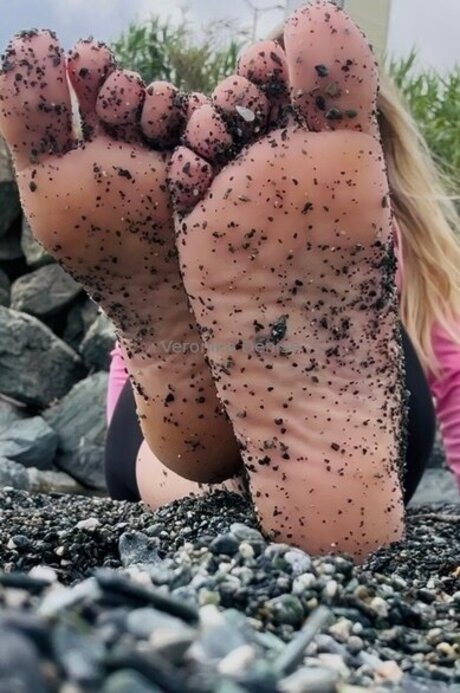 大きな乳首OnlyFans アートポルノ 画像