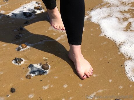 ゲイのラフなOnlyFans 無料ヌード 画像