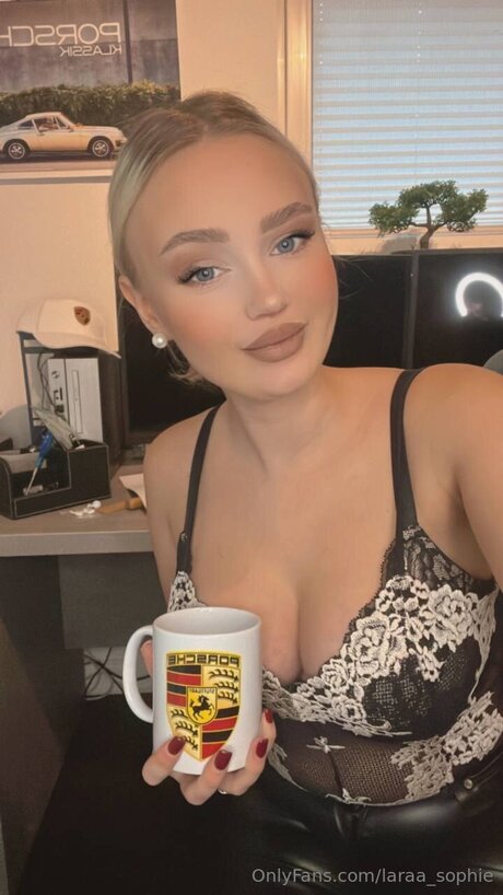 Cherryemmy かわいいポルノスター ギャラリー