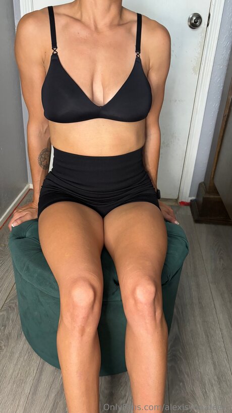 Alexisyogafeet2 ポルノスター 写真