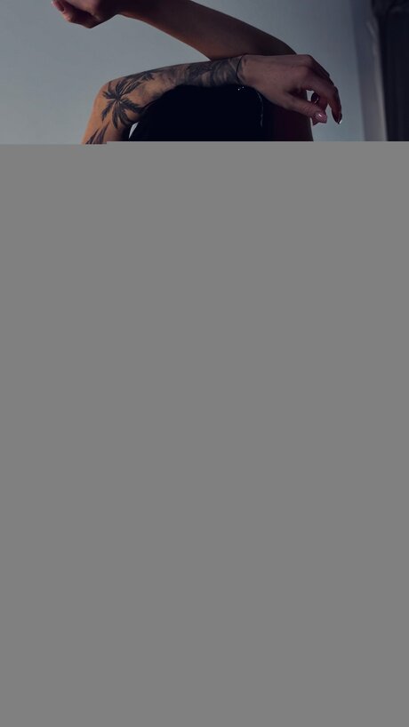 Katykar ヌードスター 写真