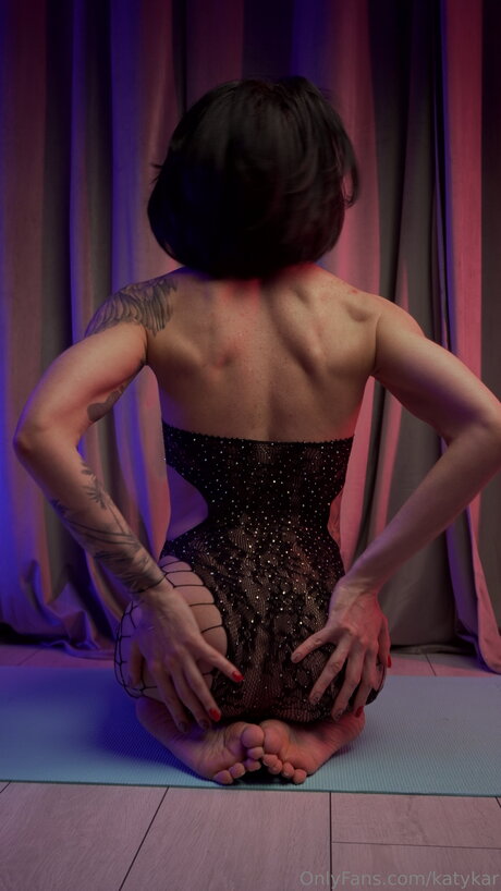 Katykar ヌードスター 写真