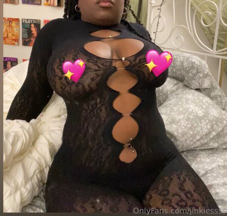 大きな黒い猫OnlyFans HD 画像