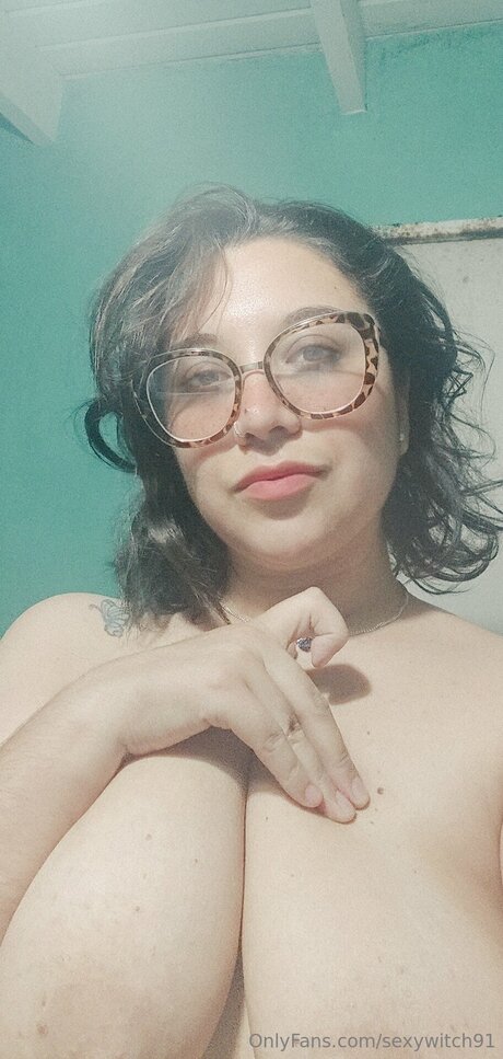 大きな黒い猫OnlyFans 美しいxxx 写真