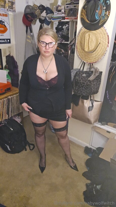 Babywolfwitch トップ女優 画像