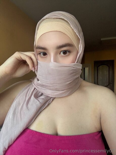 Princessemily07 セックス女優 ギャラリー