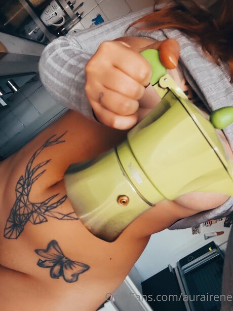 Onlyireneaura セクシー女優 写真