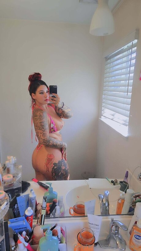 Caresmarie 無料モデル 写真