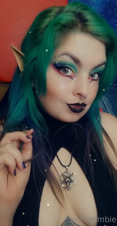 Exoticzombiefree ポルノスター ヌード 写真