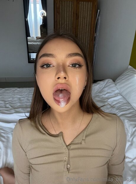 Mila Blooom ポルノモデル 写真