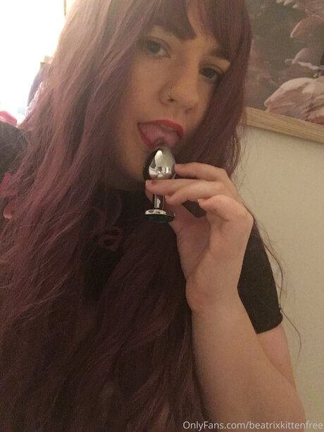 Beatrixkittenfree ホットなポルノスター 写真
