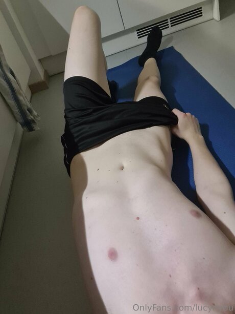 Lucynyou ポルノスター 写真