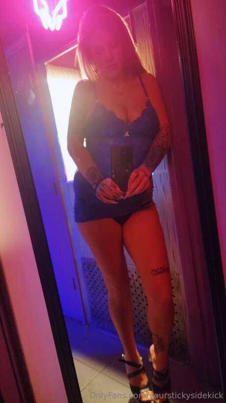 Yourstickysidekick ホットなポルノスター 写真