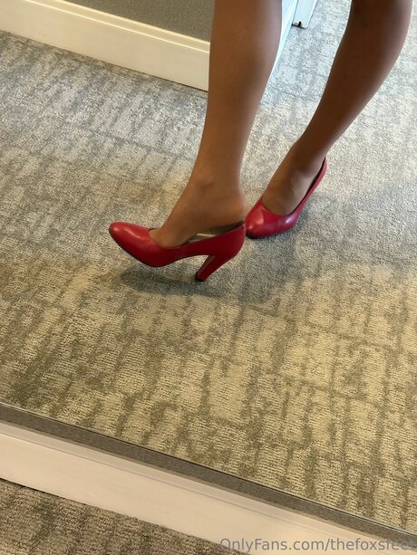 Thefoxsfeet ヌード女優 画像