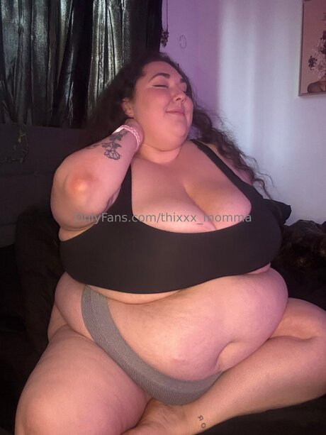 Thixxx Momma セックスモデル 画像