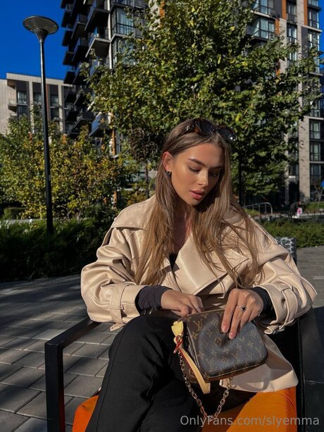 Slyemma 高品質スター アーカイブ